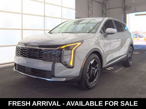 Used 2026 Kia Sportage EX image 3