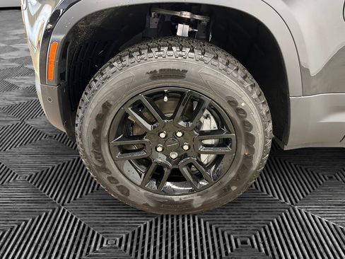 New 2026 Land Rover Defender 110 S AWD/4WD image 14