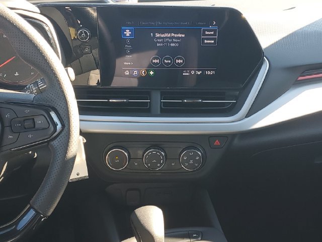 Certified 2024 Chevrolet Trax RS w/ Sunroof Package FWD image 12