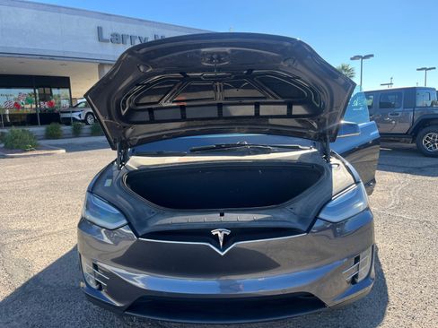 Used 2016 Tesla Model X image 21