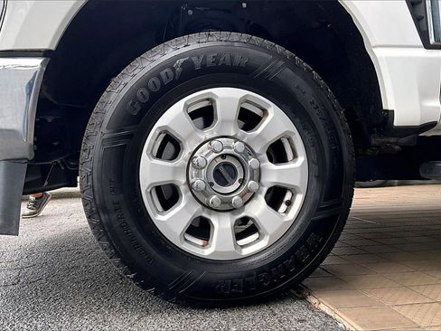Used 2024 Ford F250 XLT image 32