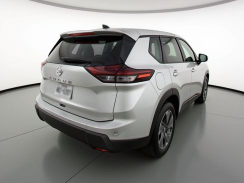 Used 2025 Nissan Rogue SV FWD image 9