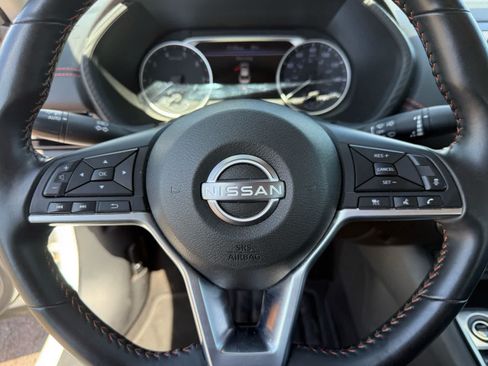 Used 2025 Nissan Sentra SR FWD image 19