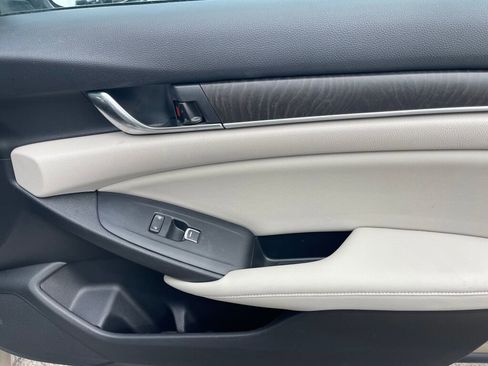 Certified 2018 Honda Accord Touring image 25