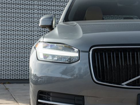 Used 2019 Volvo XC90 T6 Momentum image 36