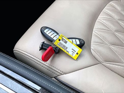 Used 2021 Nissan Armada Platinum w/ Captain's Chairs Package image 14