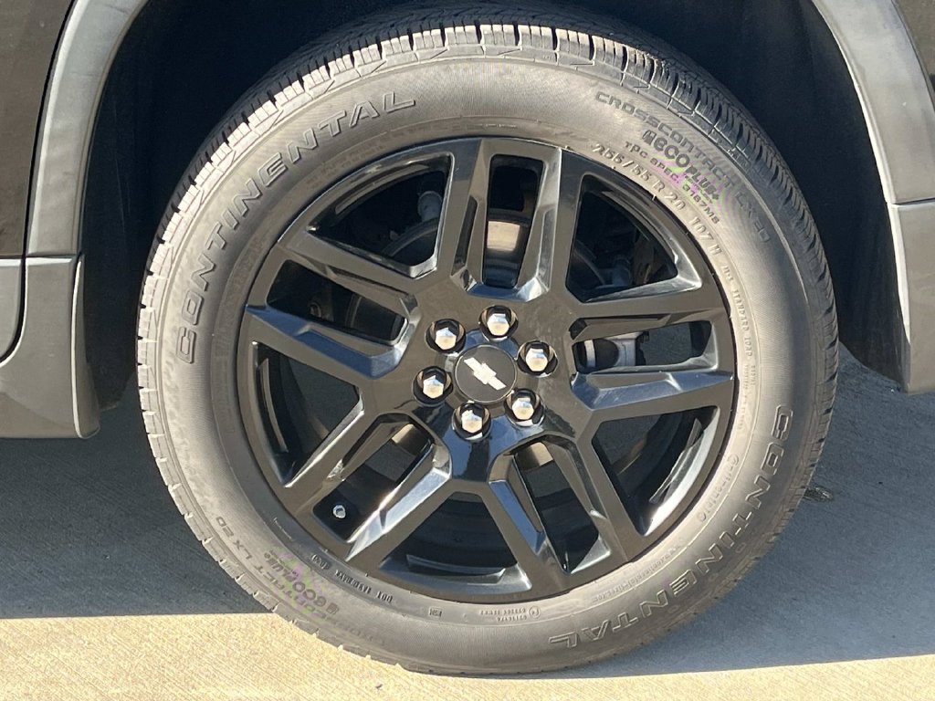 Used 2018 Chevrolet Traverse LT w/ LPO, 'HIT The Road' Package FWD image 11