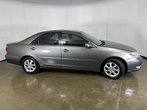 Used 2006 Toyota Camry XLE FWD image 8