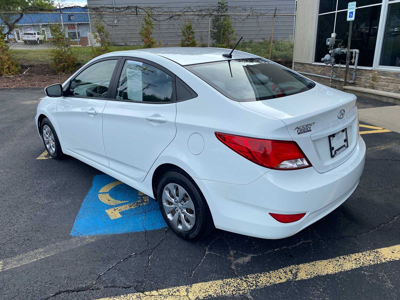 Used 2016 Hyundai Accent SE FWD image 3