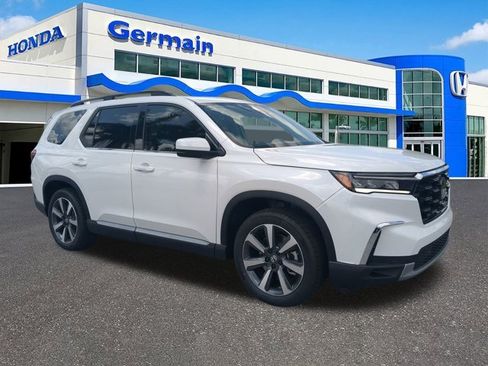 New 2025 Honda Pilot Touring image 1