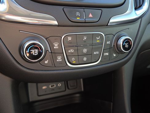 Used 2024 Chevrolet Equinox LT image 26