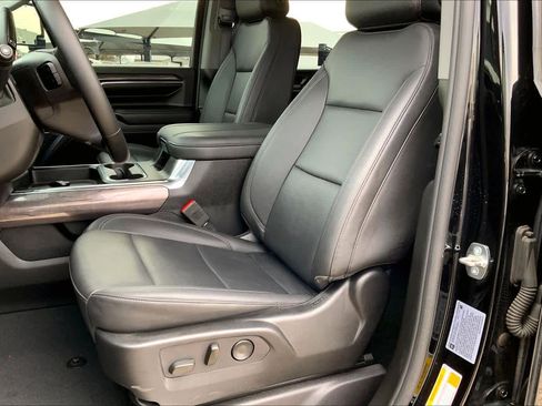 Used 2024 Chevrolet Silverado 3500 LTZ w/ LTZ Premium Package image 7