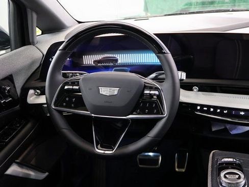 New 2026 Cadillac Optiq Luxury 1 image 15