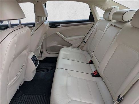 Used 2016 Volkswagen Passat 1.8T SE image 15