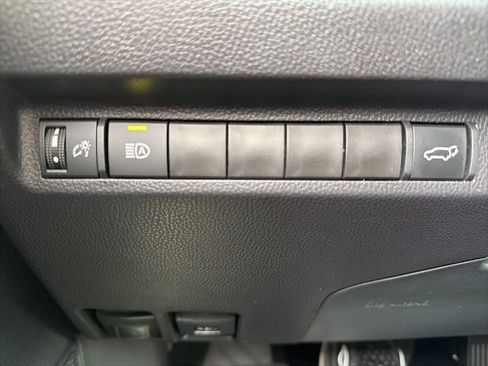 Used 2025 Toyota RAV4 XLE Premium image 22
