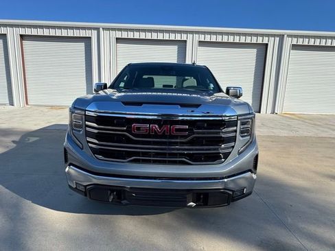 New 2026 GMC Sierra 1500 SLT image 2