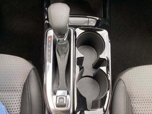 Used 2025 Chevrolet Trax LT image 24