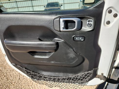 Used 2020 Jeep Gladiator Sport w/ Quick Order Package 23S image 14