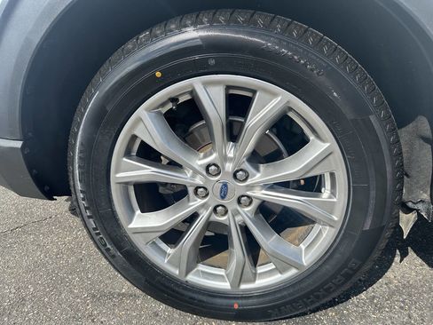 Used 2021 Ford Explorer Limited w/ Equipment Group 301A image 20