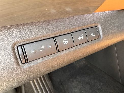 Used 2025 Nissan Pathfinder Platinum w/ Cargo Package AWD/4WD image 13