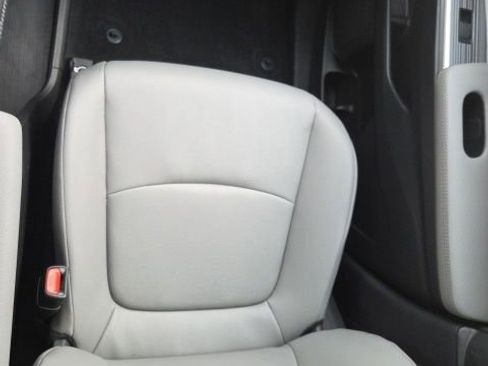 Used 2025 Toyota Sienna XLE image 20