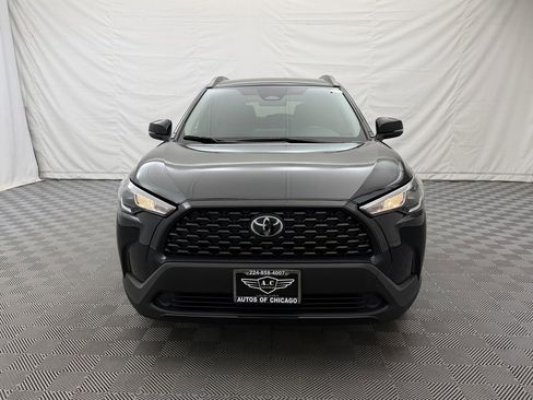 Used 2024 Toyota Corolla Cross LE image 2