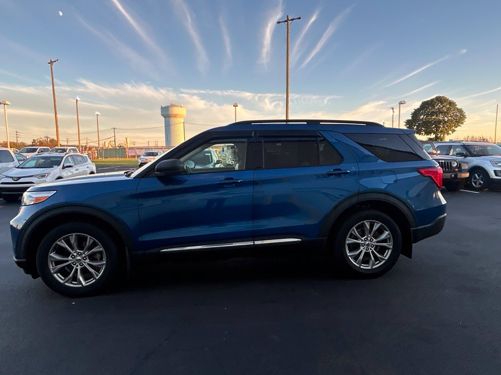 Used 2020 Ford Explorer XLT w/ Equipment Group 202A AWD/4WD image 5