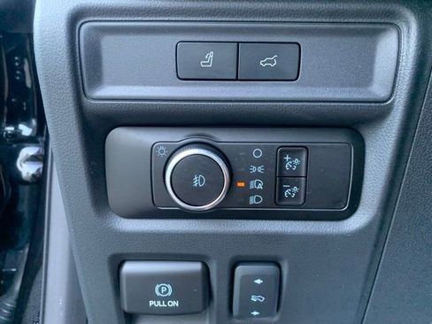 Used 2024 Ford Expedition Limited image 24