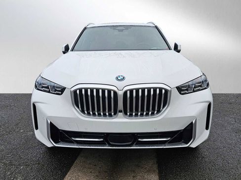 New 2026 BMW X5 xDrive50e w/ Premium Package image 8
