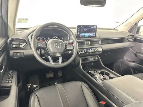Used 2025 Honda Pilot Touring image 26