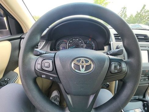 Used 2015 Toyota Camry LE FWD image 32