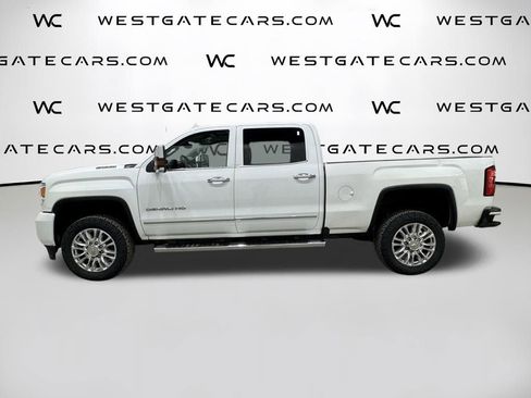 Used 2017 GMC Sierra 2500 Denali w/ Duramax Plus Package image 5