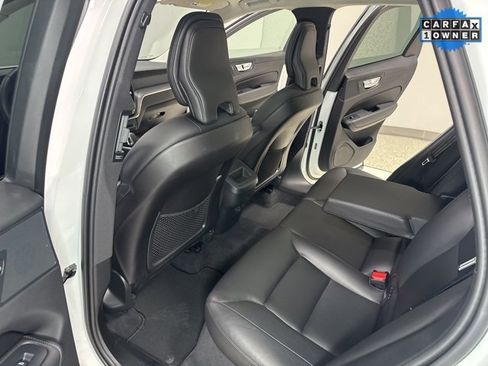 Used 2025 Volvo XC60 B5 Core image 23