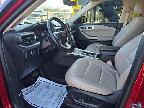 Used 2023 Ford Explorer XLT w/ Equipment Group 202A image 11