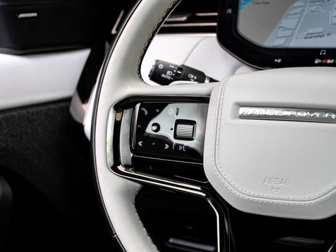 Used 2023 Land Rover Range Rover Sport SE Dynamic image 19