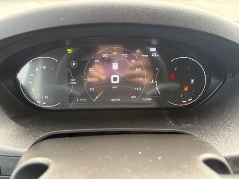 Used 2025 RAM ProMaster 2500 w/ U-Haul Equipment Group FWD image 25