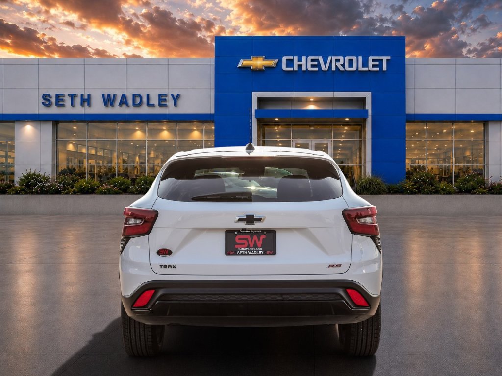 Used 2025 Chevrolet Trax RS w/ Sunroof Package FWD image 6