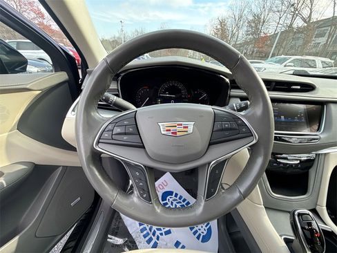 Used 2019 Cadillac XT5 Luxury image 11