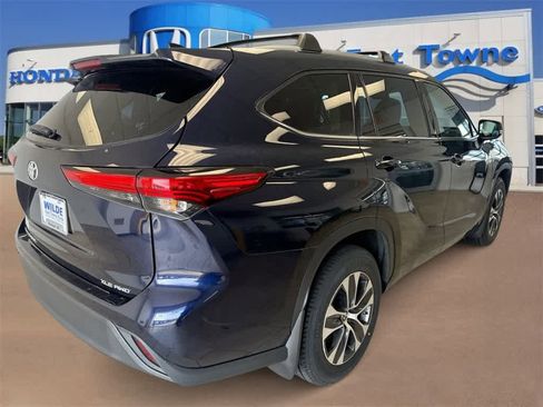 Used 2022 Toyota Highlander XLE image 8