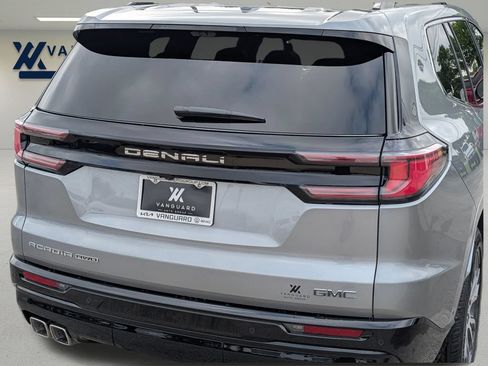 New 2026 GMC Acadia Denali Ultimate w/ LPO, Floor Liner Package AWD/4WD image 8