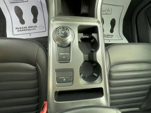 Certified 2022 Ford Edge SEL w/ Convenience Package image 18