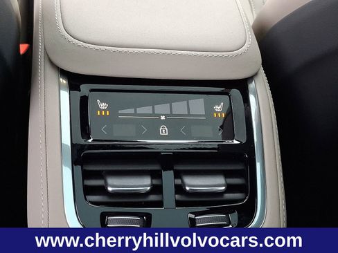 New 2025 Volvo XC90 B5 Core w/ Protection Package Premier image 12