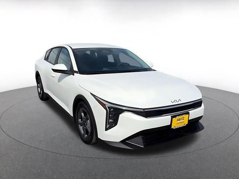 Used 2025 Kia K4 LXS image 3