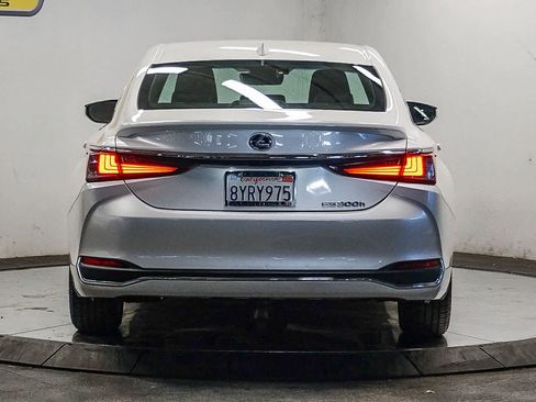 Used 2021 Lexus ES 300h w/ Accessory Package 2 image 3