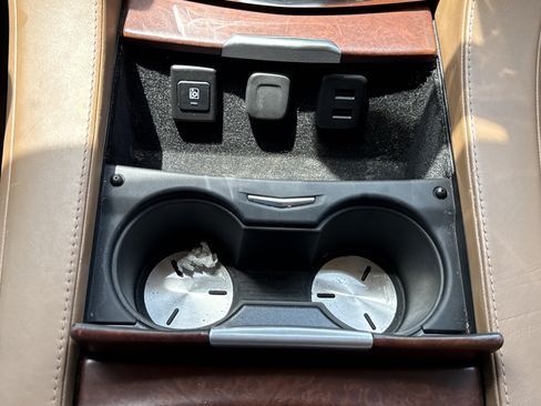 Used 2016 Cadillac Escalade ESV Platinum RWD image 28