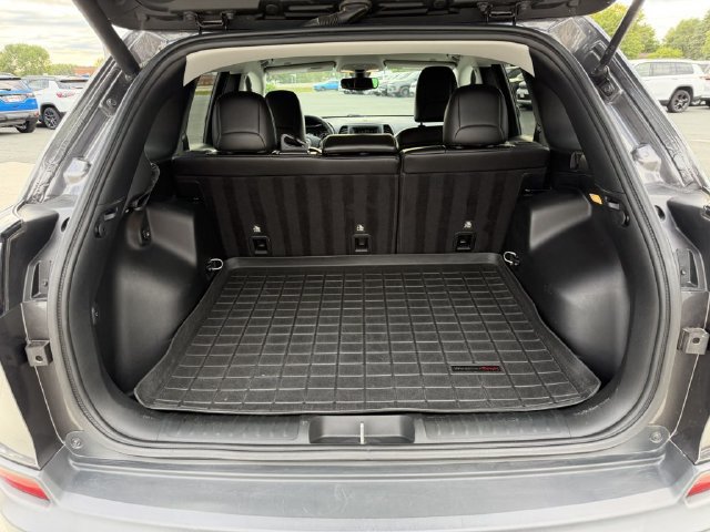 Used 2019 Jeep Cherokee Latitude Plus w/ Comfort/Convenience Group AWD/4WD image 15