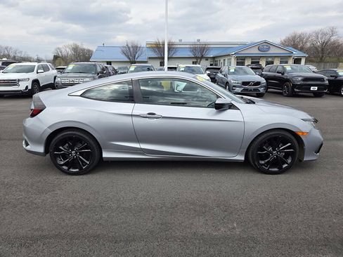 Used 2019 Honda Civic Sport image 2