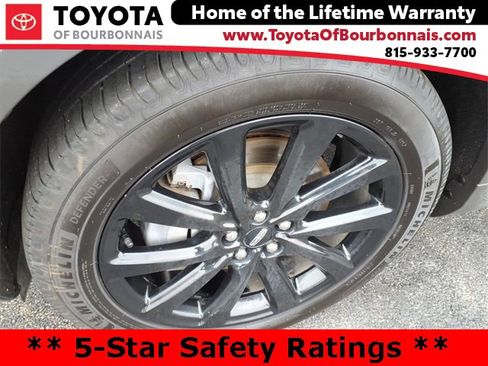 Used 2022 Lincoln Nautilus Reserve image 9