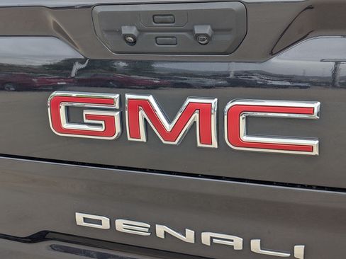Used 2025 GMC Sierra 1500 Denali AWD/4WD image 14