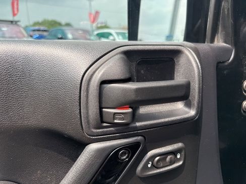 Used 2014 Jeep Wrangler Unlimited Sahara AWD/4WD image 13